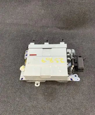 Mitsubishi Outlander Voltage converter/converter module 3712901001