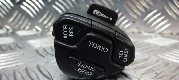 Nissan Primera Steering wheel buttons/switches 25551-AU000