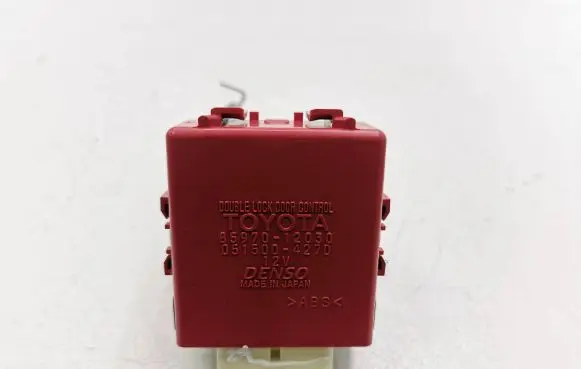 Toyota Auris E180 Door central lock control unit/module 8597012030 0515004270