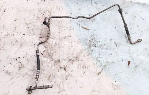 Ford Focus Air conditioning (A/C) pipe/hose 