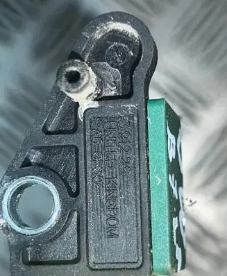 Volkswagen PASSAT B7 Airbag deployment crash/impact sensor 391229 PA6GF30