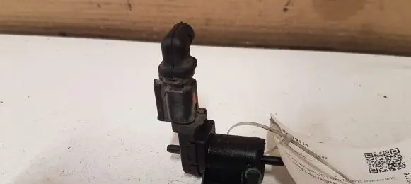 Citroen DS3 Turbo solenoid valve 9688124580