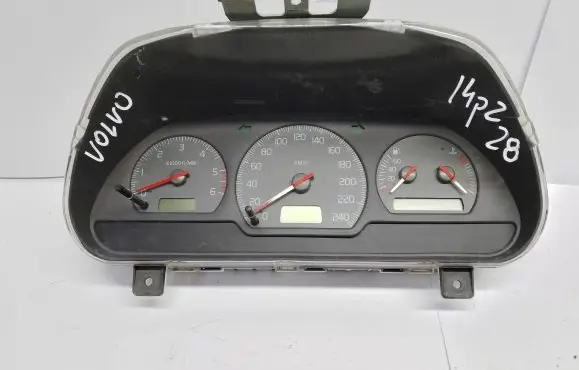 Volvo S40, V40 Speedometer (instrument cluster) 30857571