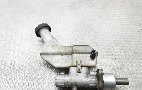 Nissan Micra Master brake cylinder