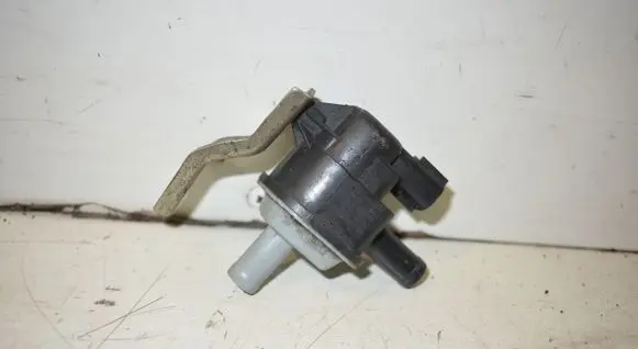 Toyota RAV 4 (XA50) Vacuum valve 9091012279