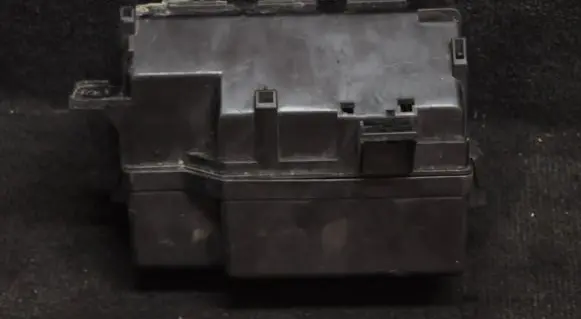 Nissan NP300 Fuse box set 63564138