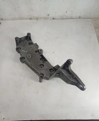 Volvo XC70 Generator/alternator bracket 9497106