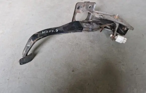 Toyota Hilux (AN10, AN20, AN30) Brake pedal
