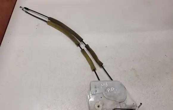 Mazda 6 Front door lock 8K14B0144