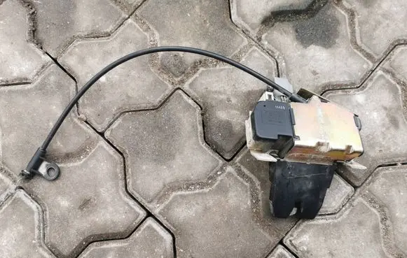 Volvo S80 Tailgate/trunk/boot lock/catch/latch 8679694 7890CZ PA6GF30