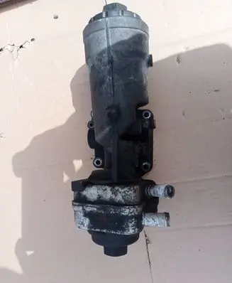 Volkswagen PASSAT B6 Oil filter mounting bracket 045115389J
