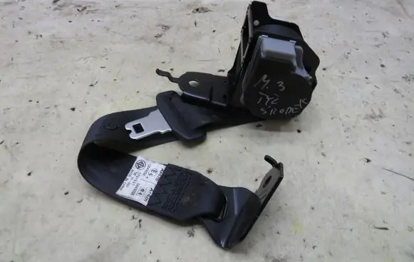 Mazda 3 II Middle seatbelt (rear) BGK030037-K