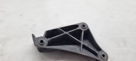 BMW 5 E39 Engine mounting bracket 22116750441 6750441 6576