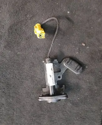 BMW X5 F15 Bonnet Pedestrian Airbag Actuator A7326020
