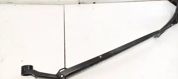 Toyota RAV 4 (XA30) Front wiper blade arm