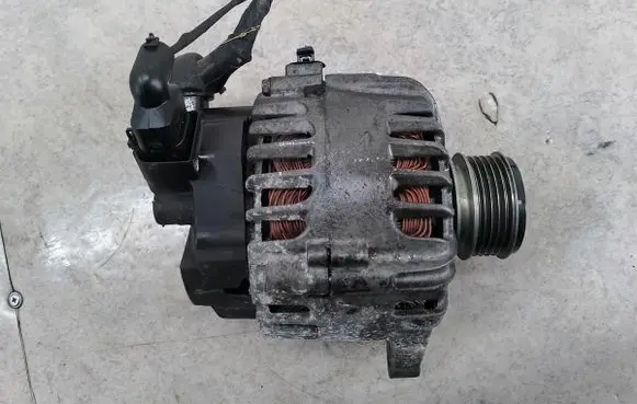 KIA Ceed Generator/alternator 373002A500
