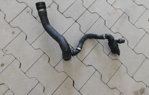 BMW X6 E71 Engine coolant pipe/hose