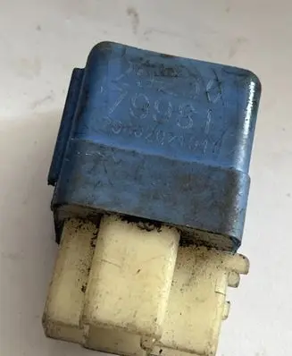 Nissan Almera Tino Other relay 79981