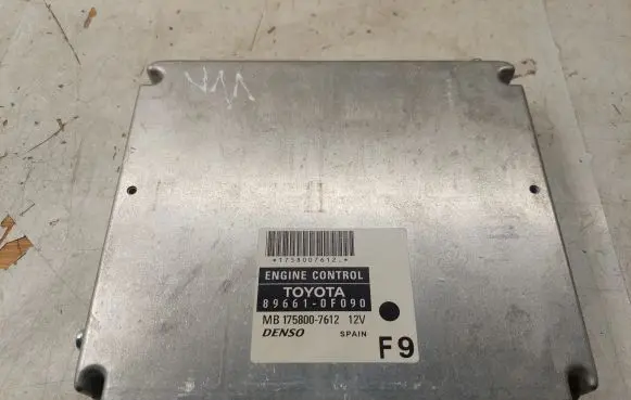 Toyota Corolla Verso AR10 Engine control unit/module MB1758007612 896610F090
