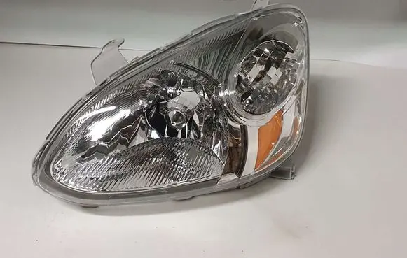Toyota Yaris Headlight/headlamp 8117052300