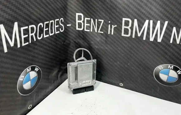 BMW 5 E60 E61 Engine control unit/module 7811151 0281015130