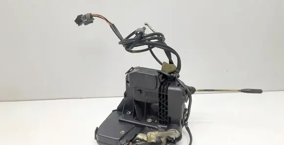 Mercedes-Benz E W211 Front door lock 2117200335