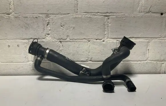 Engine coolant pipe/hose