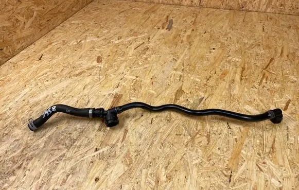 Engine coolant pipe/hose