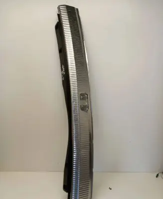 Trunk/boot sill cover protection