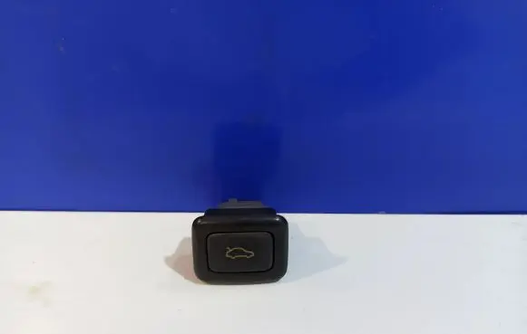 Saab 9-3 Ver1 Tailgate/boot open switch button 12805287