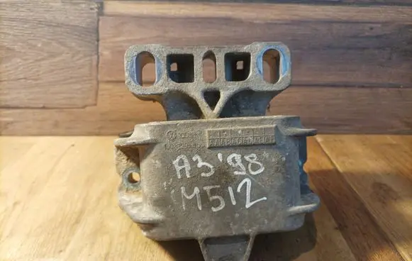 Audi A3 S3 8L Engine mount bracket