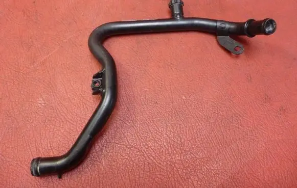 Audi A4 S4 B8 8K Engine coolant pipe/hose 059121070E