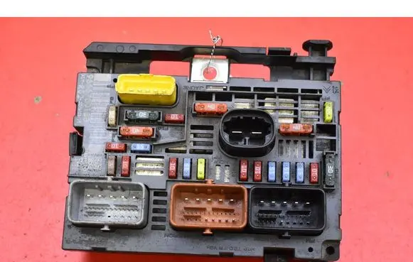Citroen C5 Fuse box set 9666700180