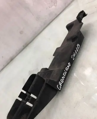 Opel Grandland X Intercooler air guide/duct channel 9821950080