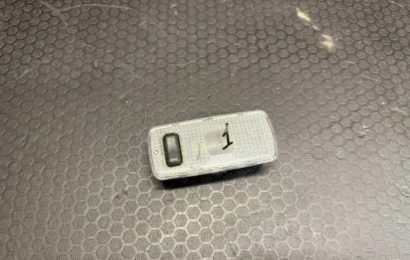 Infiniti FX Front door interior light 