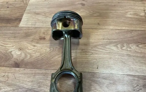Audi A4 S4 B6 8E 8H Piston with connecting rod ALT