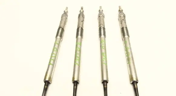 Renault Trafic III (X82) Glow plug 110657031R
