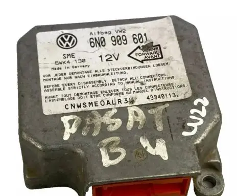 Volkswagen PASSAT B4 Airbag control unit/module 6N0909601