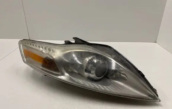 Ford Mondeo MK IV Headlight/headlamp