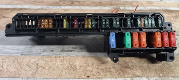 BMW 5 E60 E61 Fuse module 6957330 18917