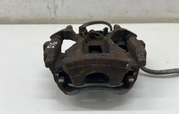 Toyota C-HR I Rear brake caliper 