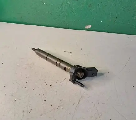 Mercedes-Benz CLS C219 Fuel injector 0445115027