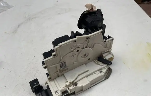 Audi Q4 Sportback e-tron Rear glass lock/latch W348 4K1837015K