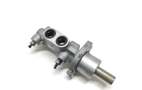Peugeot 206 Master brake cylinder 069W7JT8