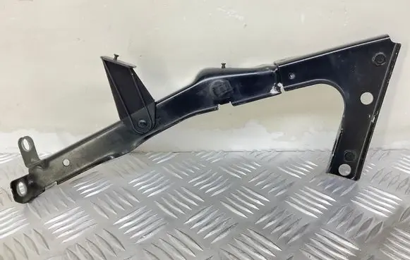 Audi A5 8T 8F Fender mounting bracket 8T0821135B