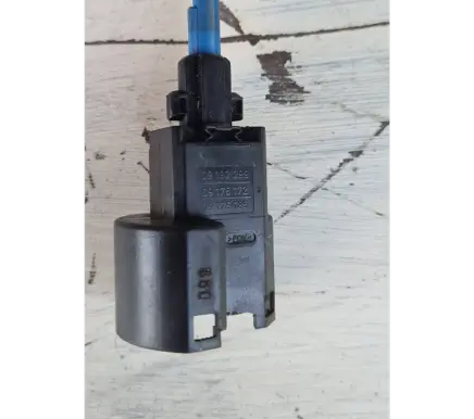 Opel Vectra B Brake pedal sensor switch 09132299 24194160 66776160