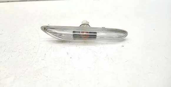 BMW 5 E60 E61 Front fender indicator light