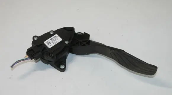 Nissan X-Trail T32 Accelerator throttle pedal 180024BG08
