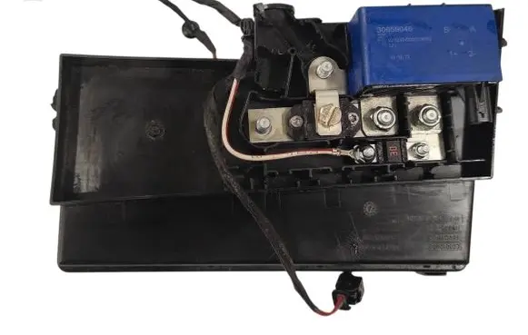 Volvo V40 Fuse module AV6T14A142AA 31409155