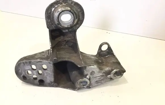 Audi A4 S4 B5 8D Engine mounting bracket 4B0199351A